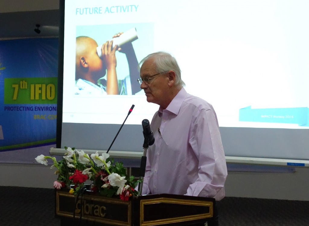 Peter Daae presenterer IMPACT Norways fremdriftsplaner på International Federation of Impact Organisations (IFIO) konferanse i Dhaka, November 2014